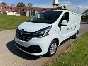 Used RENAULT TRAFIC in Chertsey, Surrey for sale